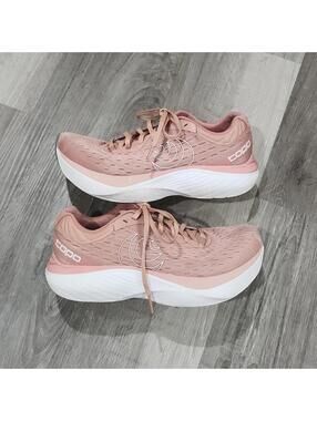 Topo Athletic Atmos Dusty Rose White Road Running Gym Exercise Shoes Womens 9